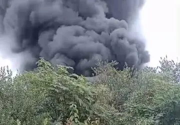 Incêndio atinge empresa de reciclagem em Itaquaquecetuba