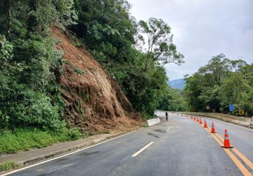 Rodovia Mogi-Bertioga tem trânsito normal sem sistema pare e siga nesta sexta-feira