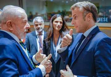 Lula e Macron manifestam preocupação com política da Meta