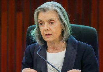 TSE já prepara eleições presidenciais de 2026, diz Cármen Lúcia