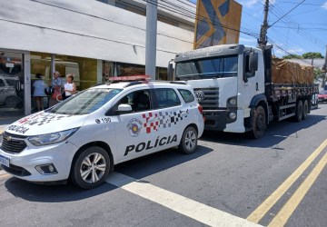 Polícia recupera caminhão furtado em Guararema