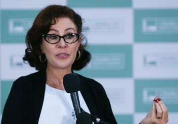 STF marca julgamento de Carla Zambelli por porte ilegal de arma