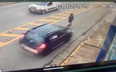 VÍDEO: motorista atropela mulher e foge sem prestar socorro na Grande SP