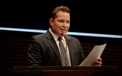 Vereador Leandro Dourado, em novo momento, estuda novos projetos.