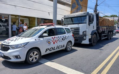 Polícia recupera caminhão furtado em Guararema