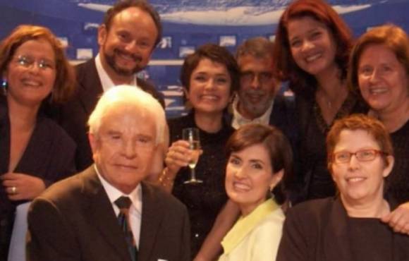 Ana Maria Braga, Sandra Annanberg, Fátima Bernardes, Bonner e outros famosos prestam homenagem para Cid Moreira