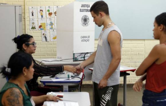 Missões internacionais dizem que eleições ocorreram de forma ordenada