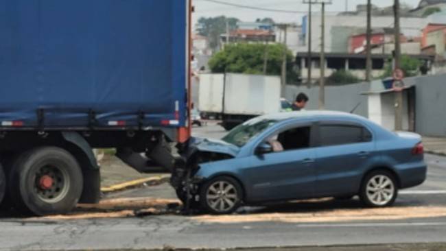 Corpo de homem amarrado com pedaços de pano e sacos plásticos é encontrado em Mogi das Cruzes