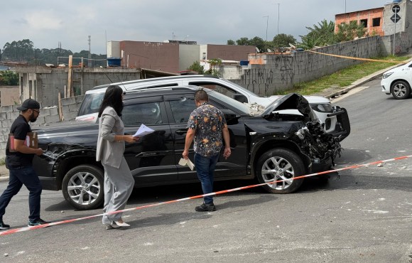 Suspeito de tentativa de roubo é morto e policial é baleado após perseguição em Mogi das Cruzes, diz PM