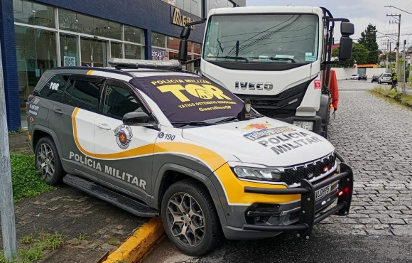 Homem é preso e caminhão roubado é recuperado em Mogi das Cruzes