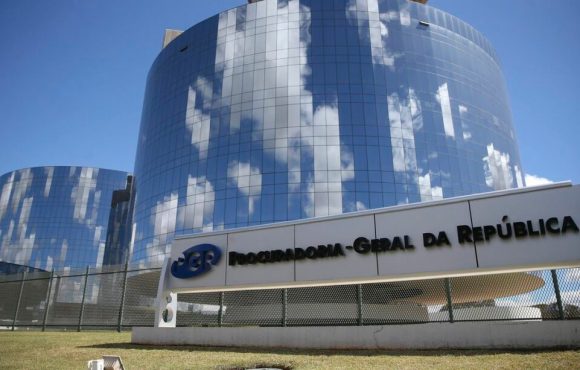 Advogados de defesa se manifestam sobre denúncias da PGR