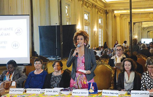 Moraes manda PF entregar conversas entre delegado e Marielle Franco