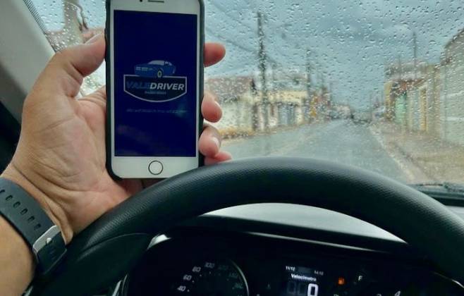 Motoristas esnobam Uber e 99 e criam apps próprios em cidade do interior